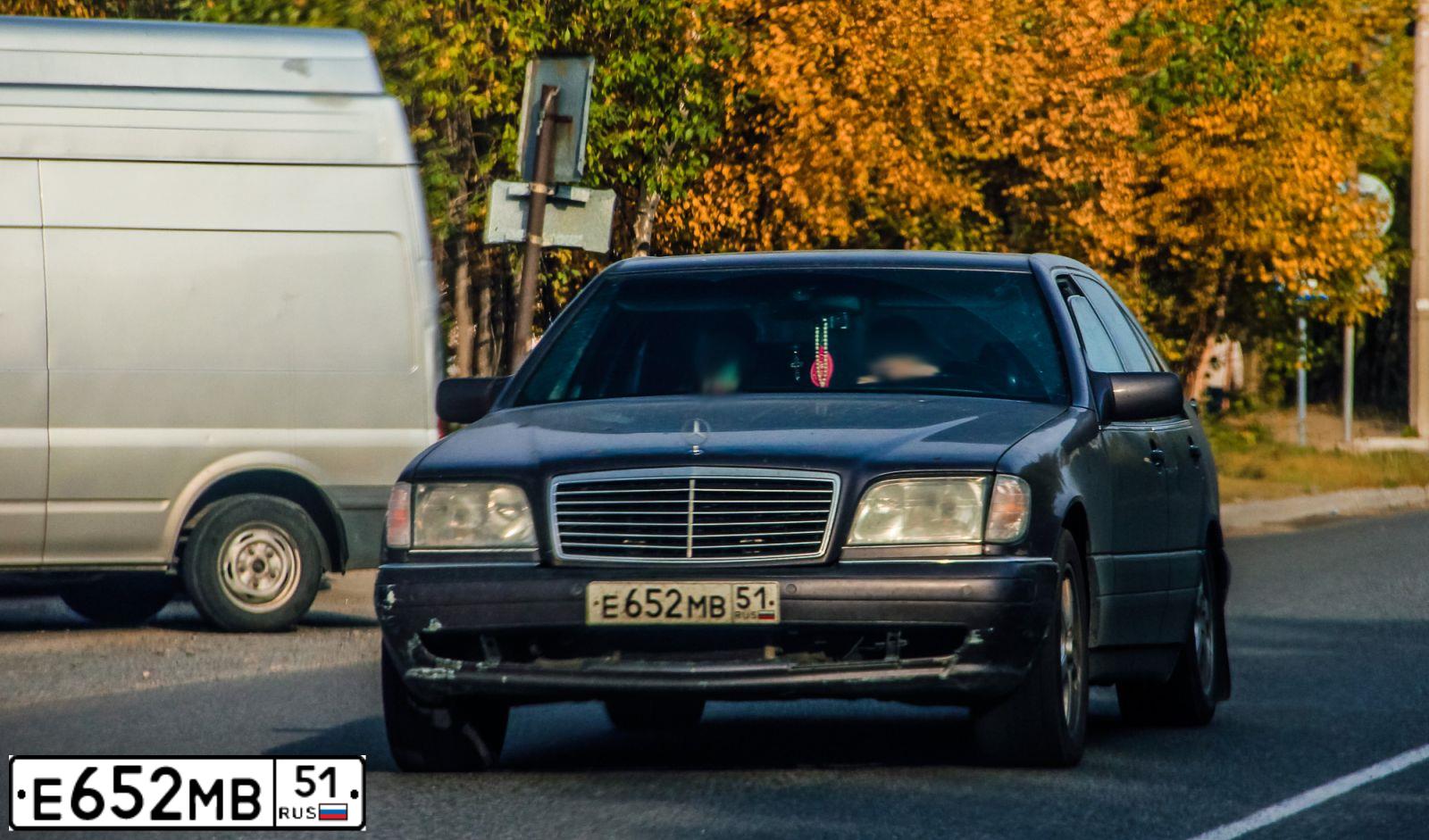 Фото автомобиля MERCEDES S-KLASSE, 1994 — госномер Е652МВ51. Цвет: СИРЕНЕВЫЙ