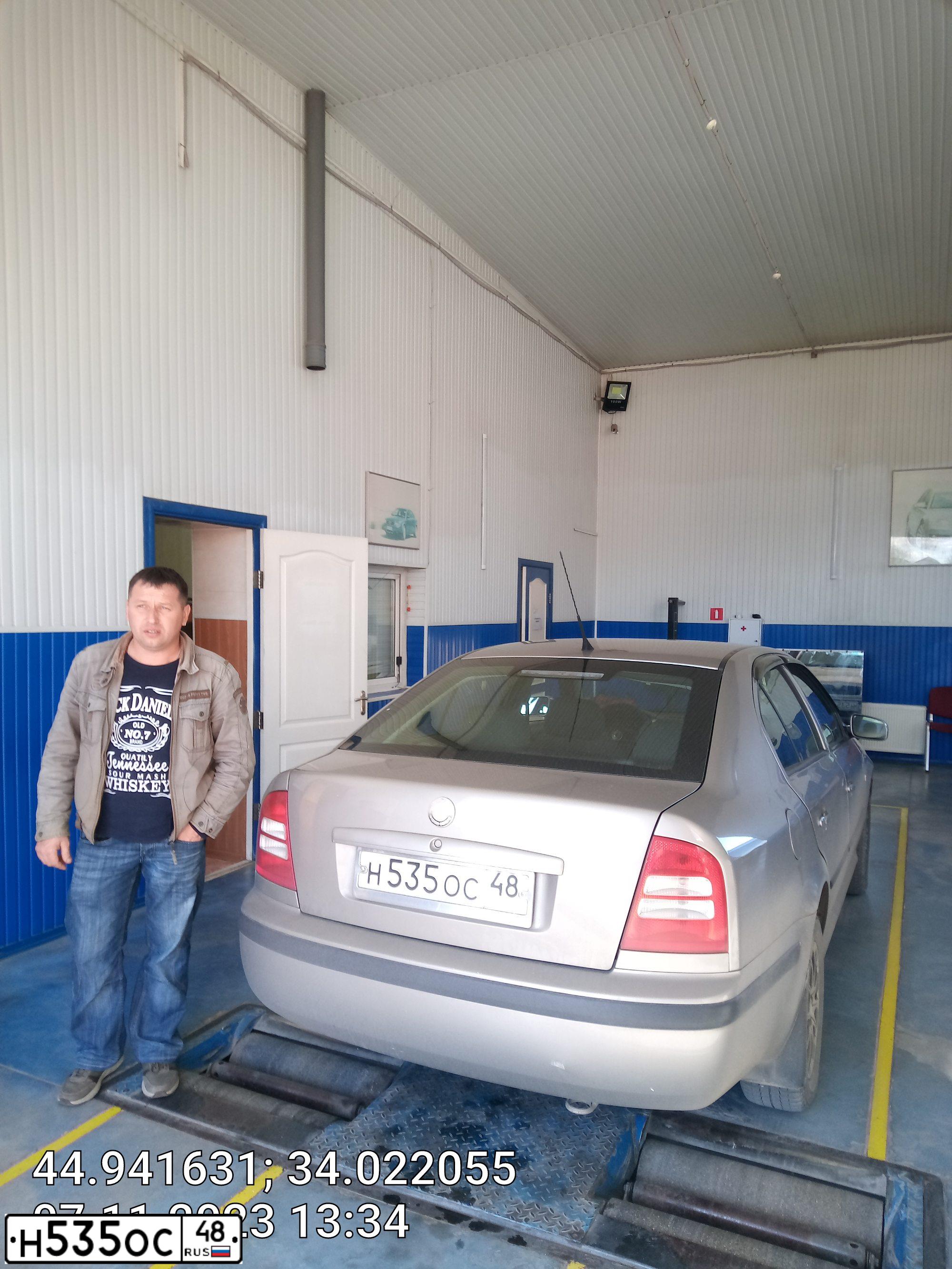 Фото автомобиля SKODA OCTAVIA, 2007 — госномер Н535ОС48. Цвет: СЕРЫЙ