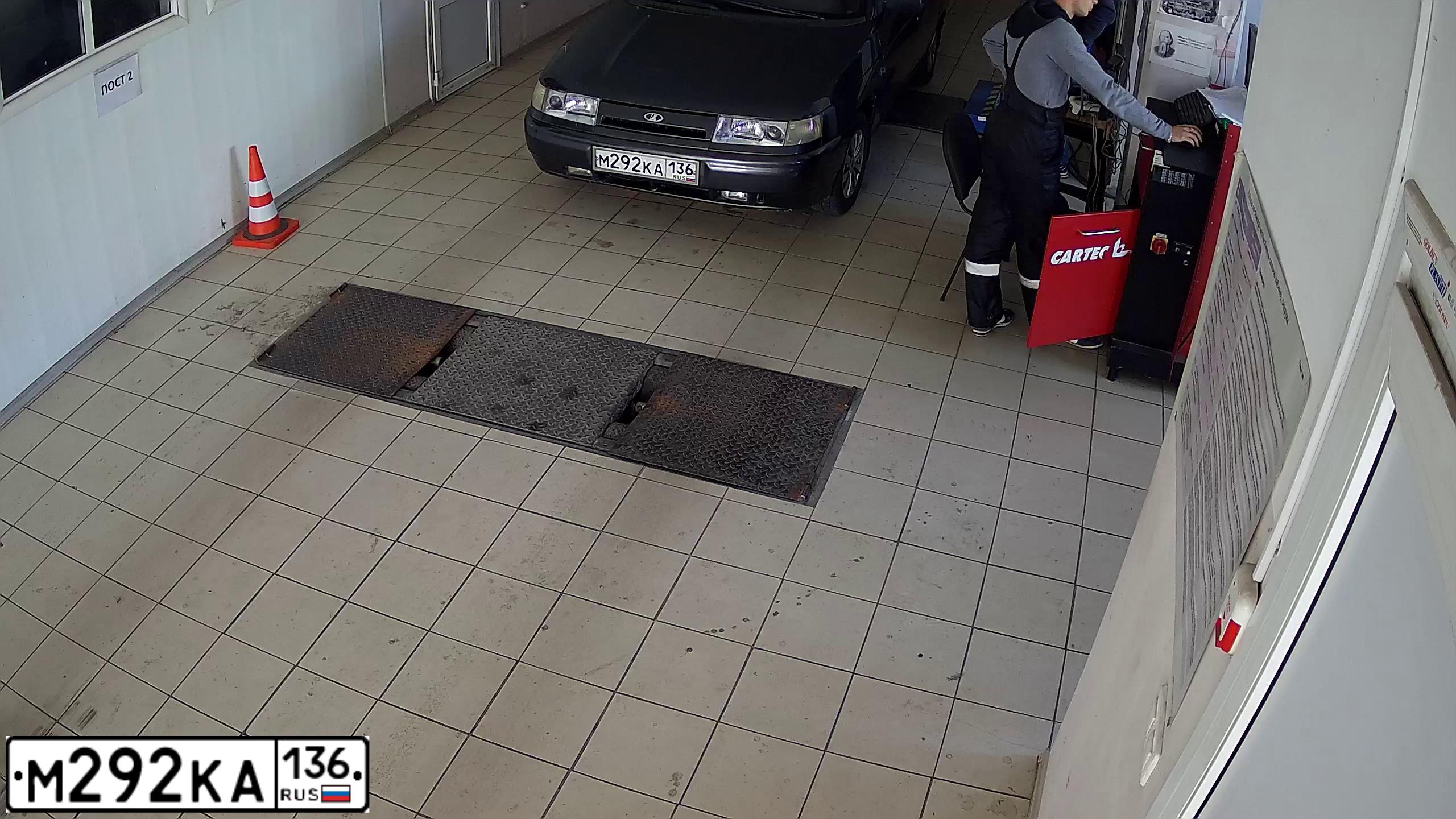 Фото автомобиля LADA 2111 LADA, 2001 — госномер М292КА136. Цвет: ГРАФИТОВЫ МЕТАЛЛИК