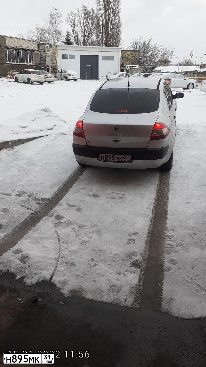 Фото автомобиля RENAULT MEGANE, 2007 — госномер У739ВВ31. Цвет: СВЕТЛО-СЕРО-ГОЛУБОЙ