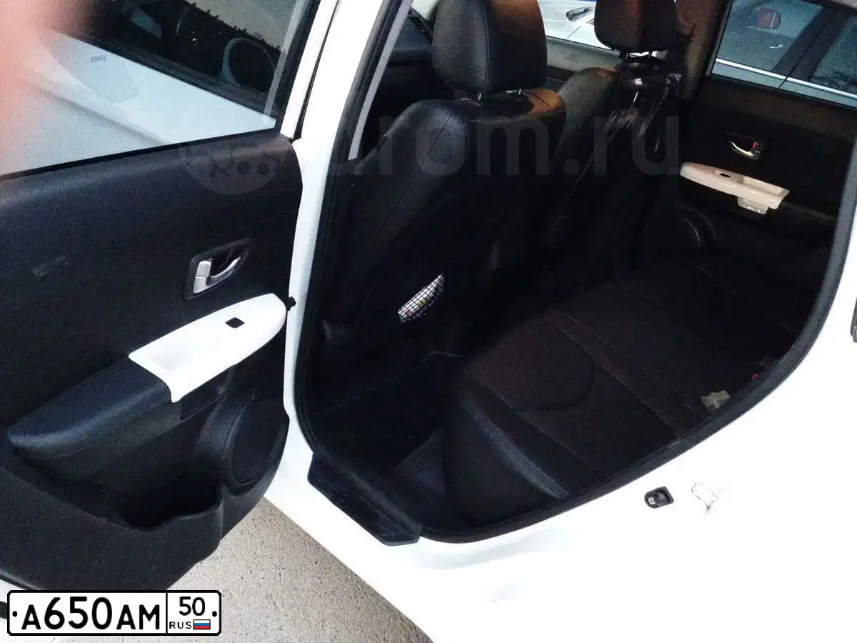 Фото автомобиля HYUNDAI SANTA FE, 2013 — госномер А650АМ50. Цвет: БЕЛЫЙ