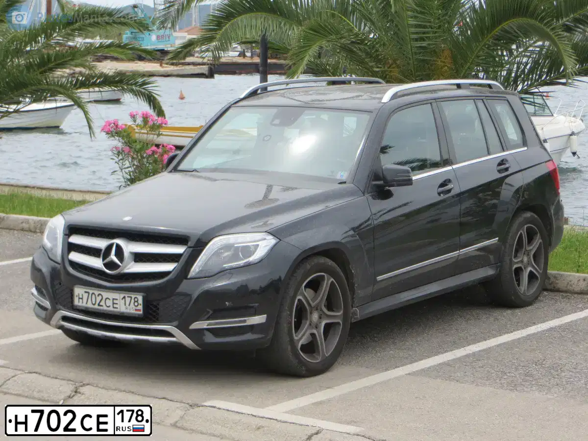 Фото автомобиля MERCEDES GLK-KLASSE, 2012 — госномер Н702СЕ178. Цвет: ЧЕРНЫЙ