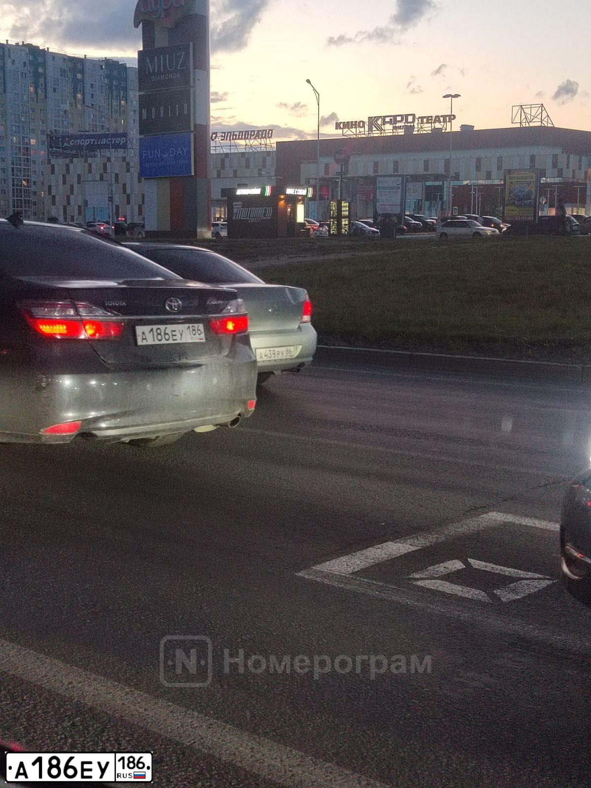 Фото автомобиля TOYOTA CAMRY, 2017 — госномер М855МО186
