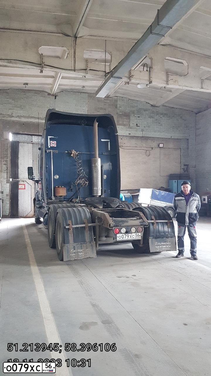 Фото автомобиля KENWORTH UNSPECIFIED, 2004 — госномер О079ХС56. Цвет: СИНИЙ