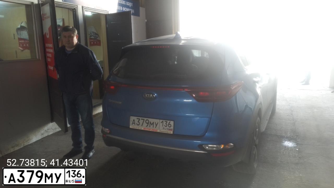 Фото автомобиля KIA SPORTAGE, 2019 — госномер А379МУ136. Цвет: синий