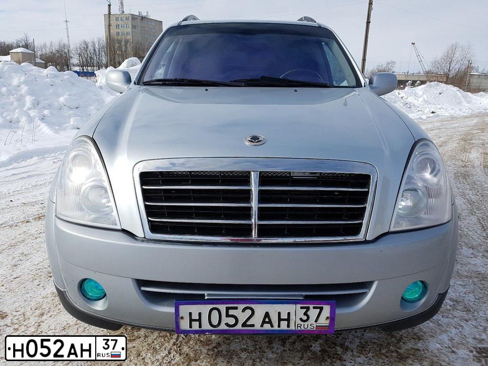 Фото автомобиля SSANGYONG REXTON, 2009 — госномер Н052АН37. Цвет: СЕРЕБРИСТЫЙ МЕТАЛЛИК