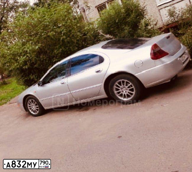 Фото автомобиля CHRYSLER SERIE 300, 2003 — госномер А832МУ790. Цвет: СЕРЕБРИСТЫЙ
