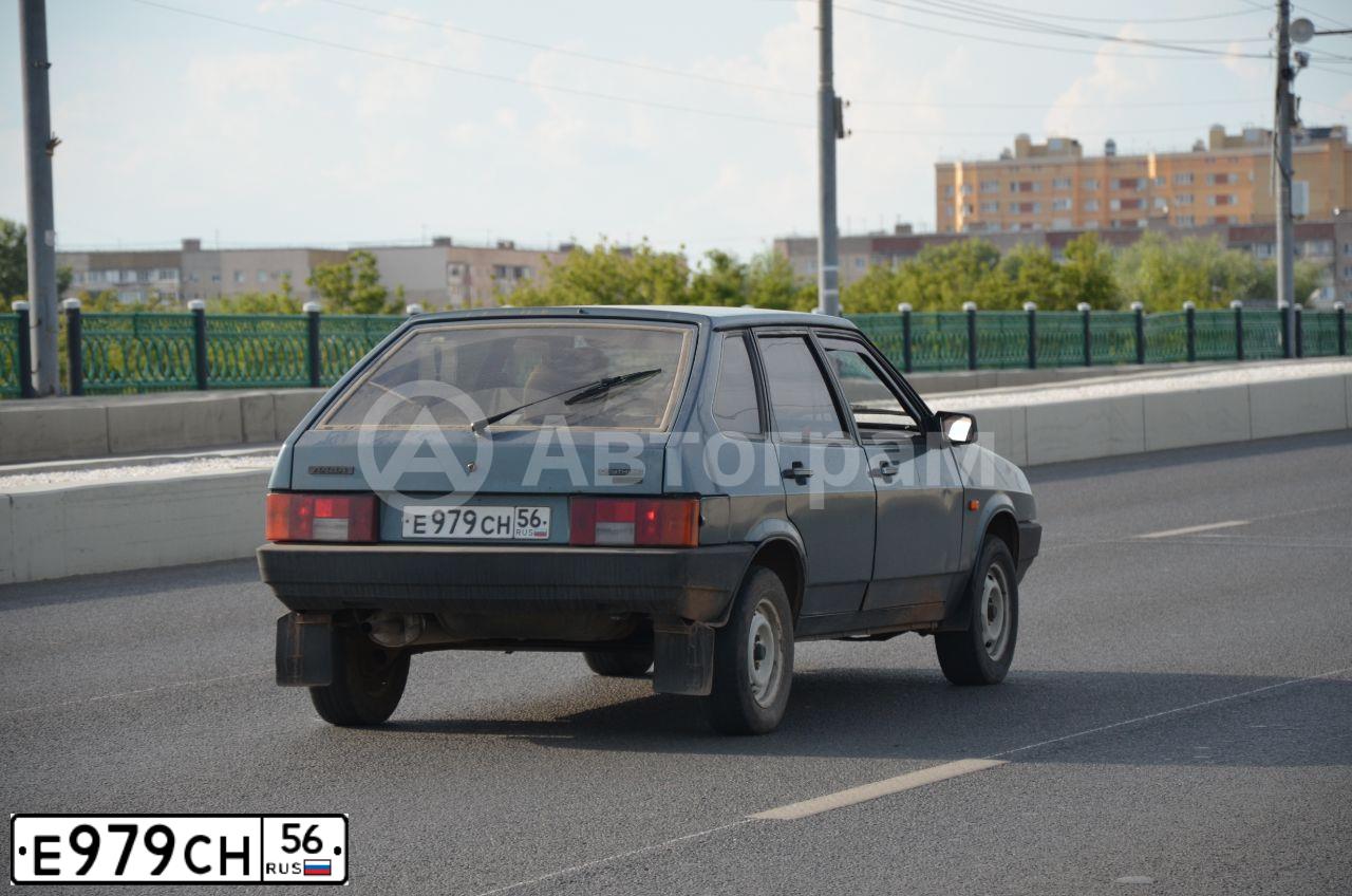 Фото автомобиля LADA 2109 SAMARA, 2001 — госномер Е979СН56. Цвет: ТЕМНО-СИНИЙ МЕТАЛЛИК