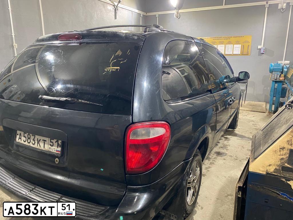 Фото автомобиля DODGE /GRAND/ CARAVAN, 2003 — госномер В014РК51. Цвет: ЧЕРНЫЙ