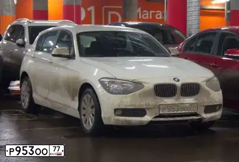 Фото автомобиля BMW SERIE 1, 2013 — госномер Р953ОО77. Цвет: Белый