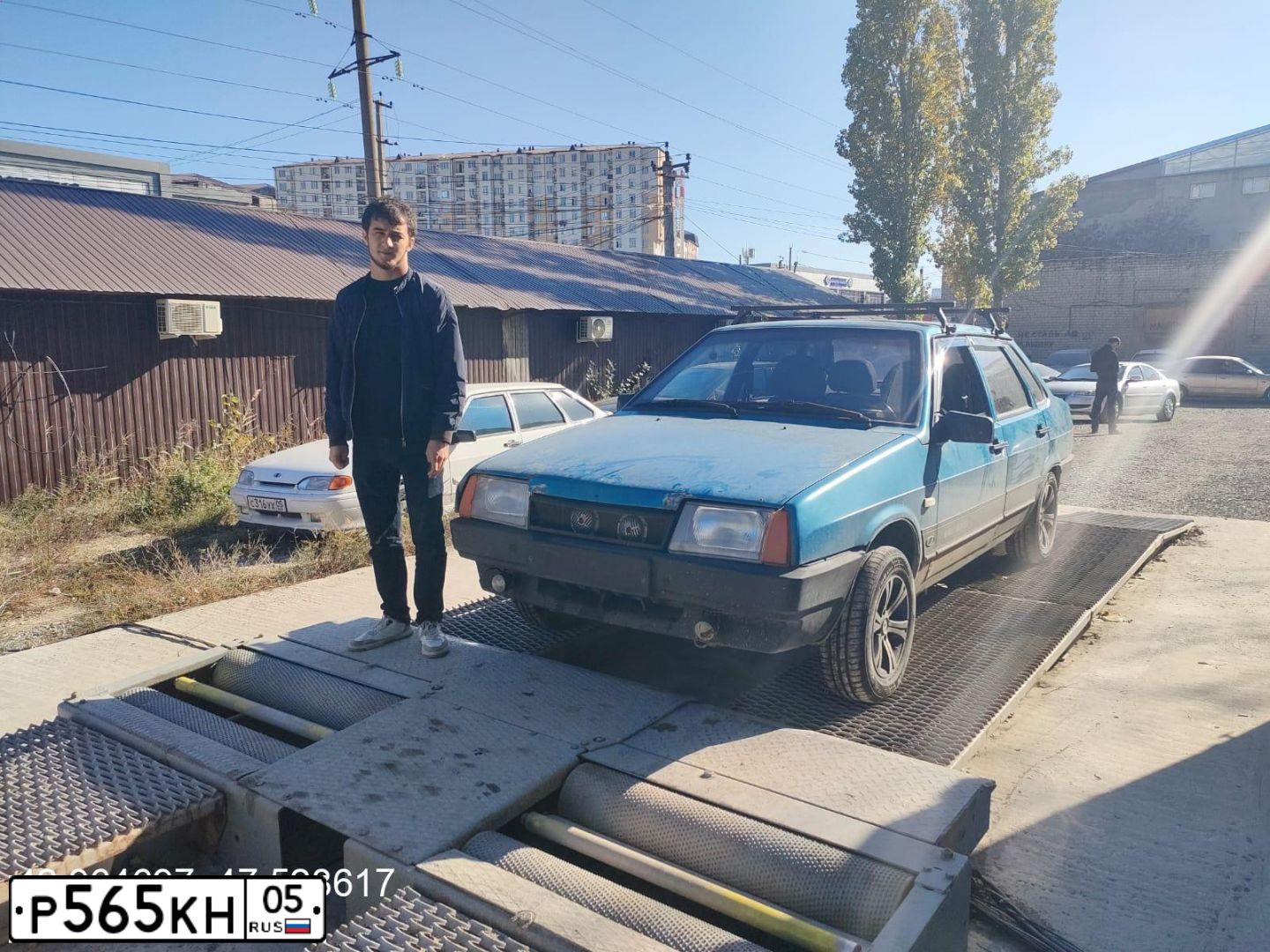 Фото автомобиля LADA 2109 SAMARA, 1999 — госномер Р565КН05. Цвет: СЕРЕБРИСТЫЙ СИНЕ-ЗЕЛЕНЫЙ