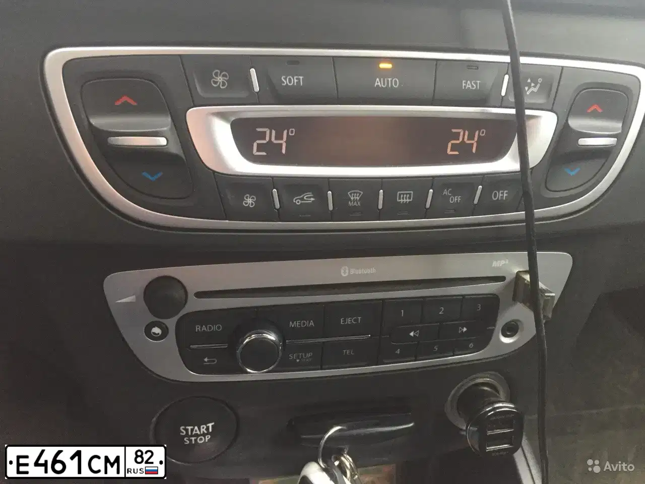 Фото автомобиля RENAULT MEGANE, 2013 — госномер Е461СМ82. Цвет: БЕЛЫЙ