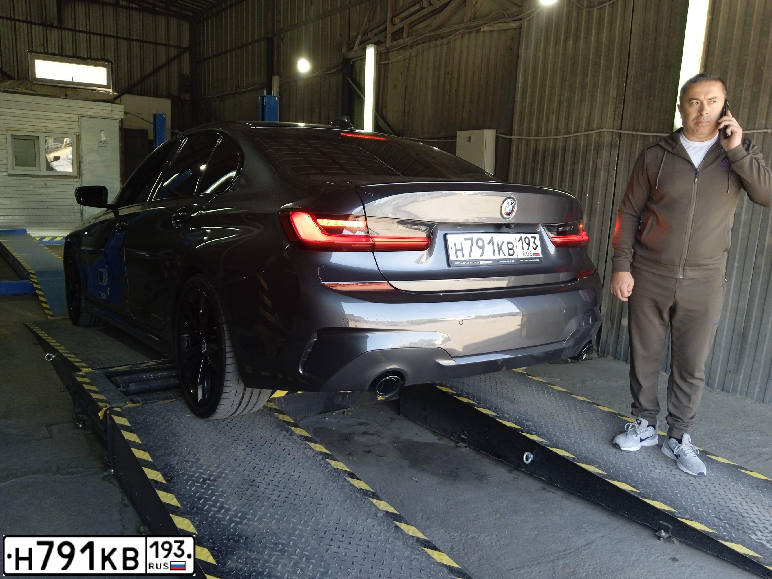 Фото автомобиля BMW 320D, 2019 — госномер М564ТН193. Цвет: СЕРЫЙ