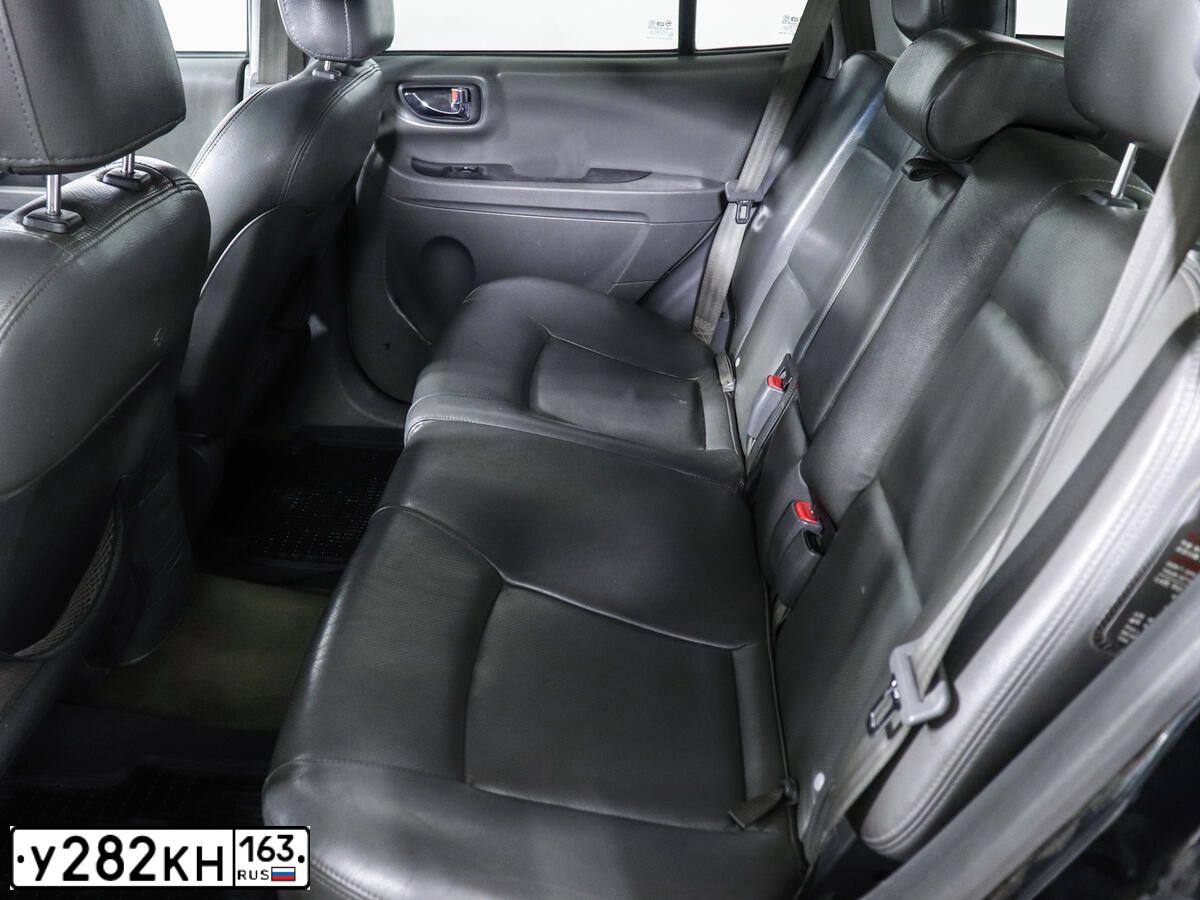 Фото автомобиля HYUNDAI SANTA FE, 2004 — госномер У602УМ790. Цвет: ЧЕРНЫЙ