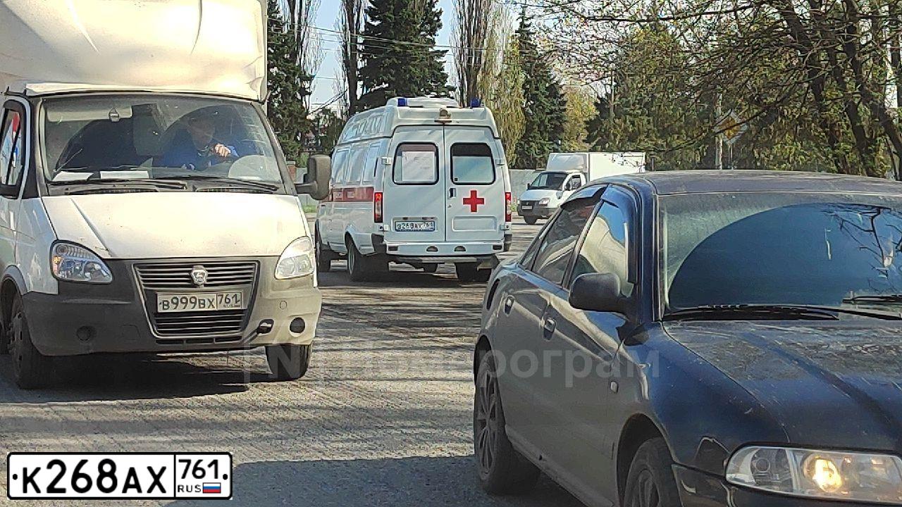 Фото автомобиля TOYOTA RAV4, 2016 — госномер М100ЕР761. Цвет: ЧЕРНЫЙ МЕТАЛЛИК