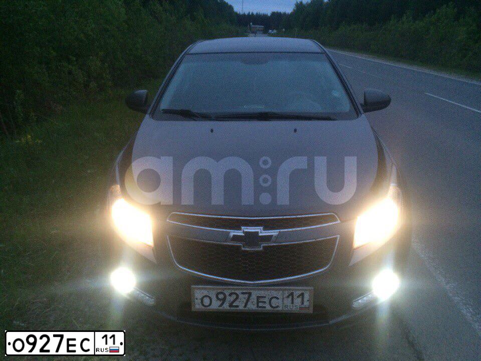 Фото автомобиля CHEVROLET CRUZE, 2011 — госномер Р102ЕР11. Цвет: СЕРЫЙ МЕТАЛЛИК