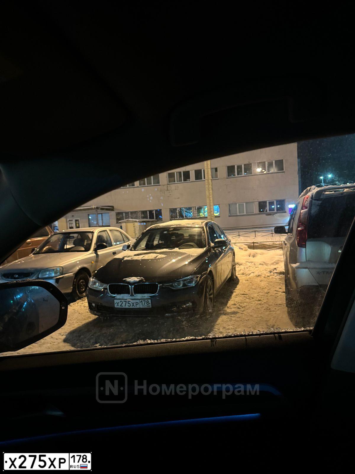 Фото автомобиля BMW SERIE 3, 2017 — госномер Х275ХР178. Цвет: Серый