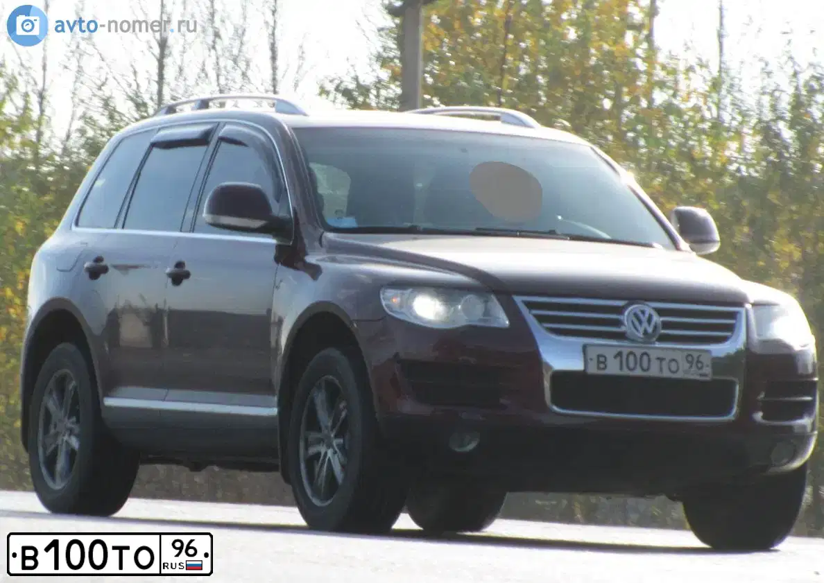 Фото автомобиля TOYOTA LANDCRUISER 200, 2012 — госномер В100ТО96. Цвет: Белый
