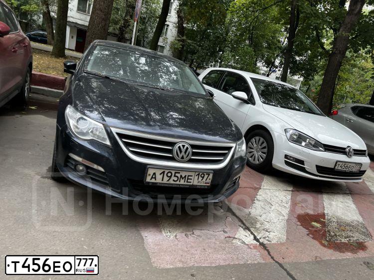 Фото автомобиля VOLKSWAGEN GOLF, 2014 — госномер Т456ЕО777. Цвет: БЕЛЫЙ