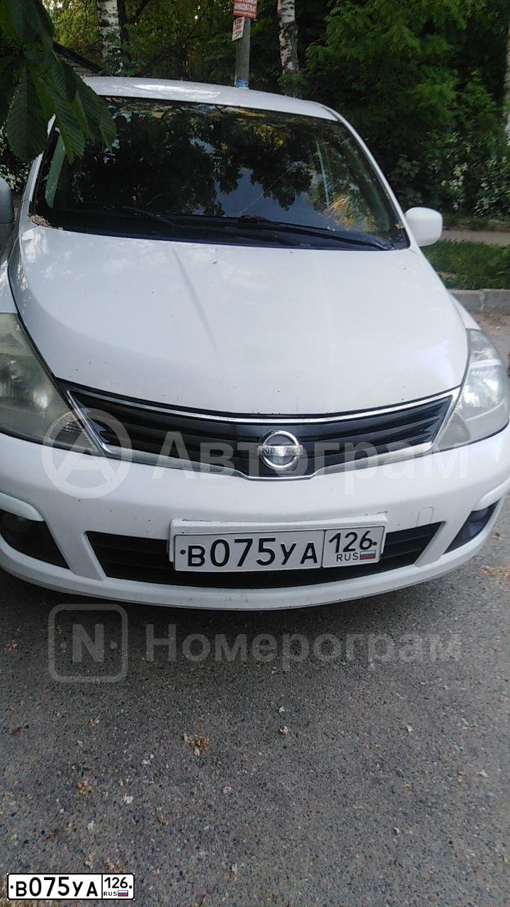 Фото автомобиля NISSAN TIIDA, 2013 — госномер В075УА126. Цвет: Белый