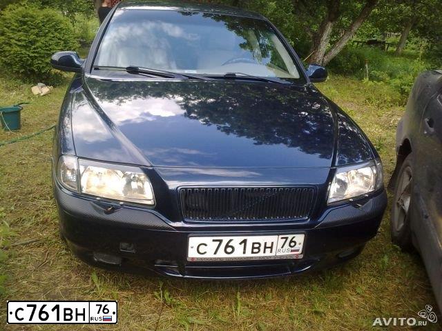 Фото автомобиля VOLVO S80, 1999 — госномер С761ВН76. Цвет: СИНИЙ