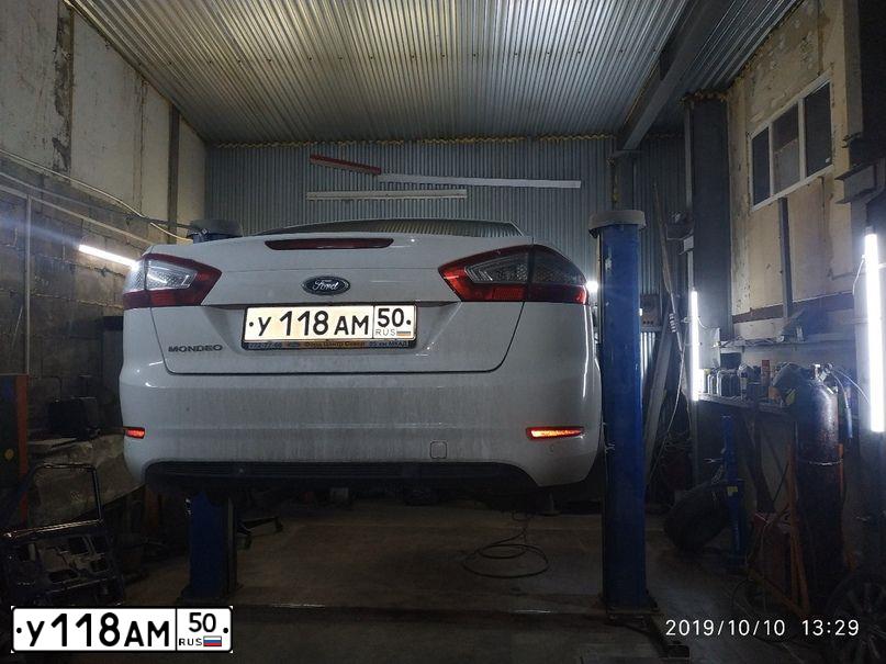 Фото автомобиля FORD MONDEO, 2013 — госномер У118АМ50. Цвет: БЕЛЫЙ