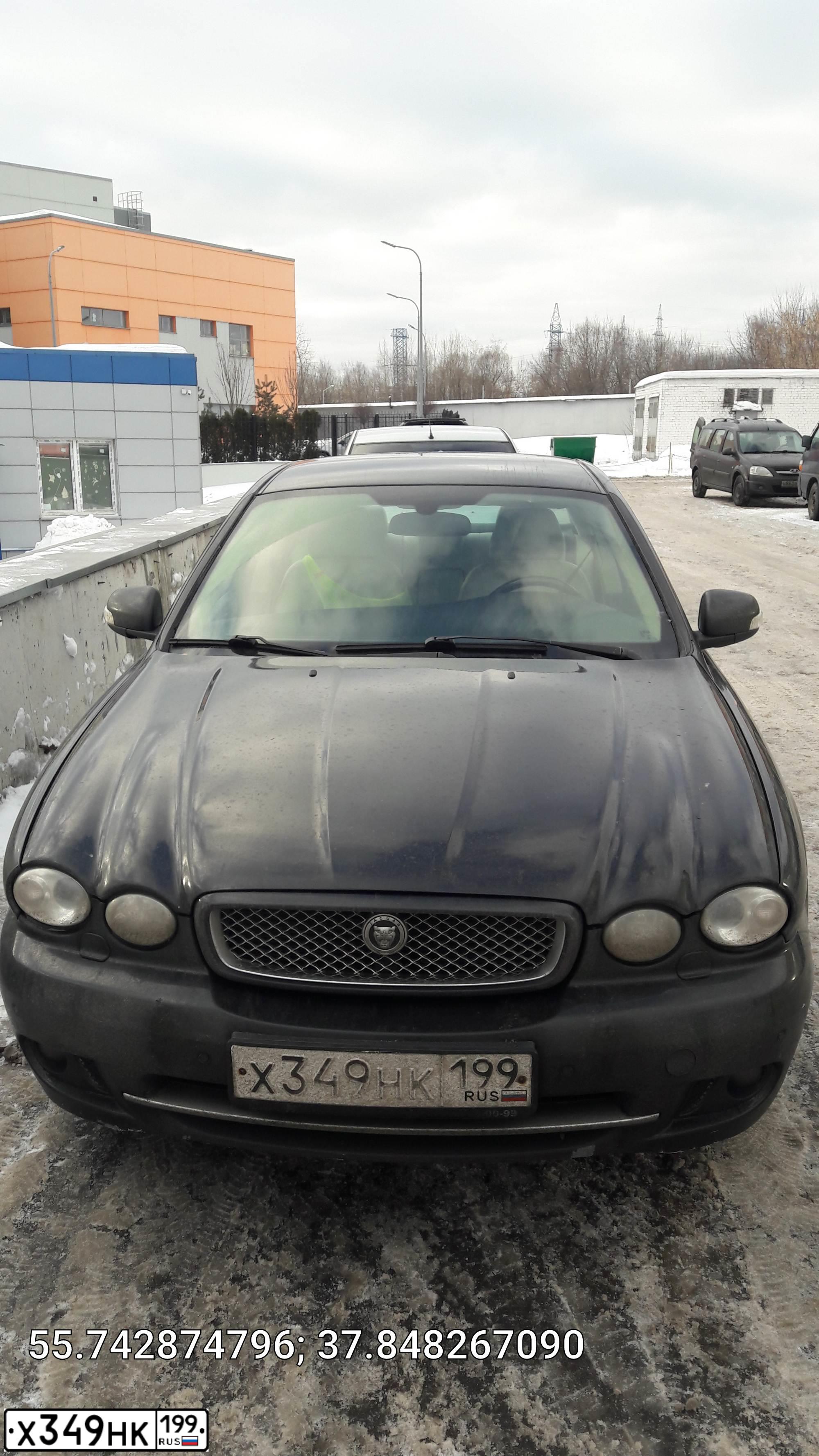 Фото автомобиля JAGUAR X-TYPE, 2008 — госномер К424ЕУ99. Цвет: ЧЕРНЫЙ