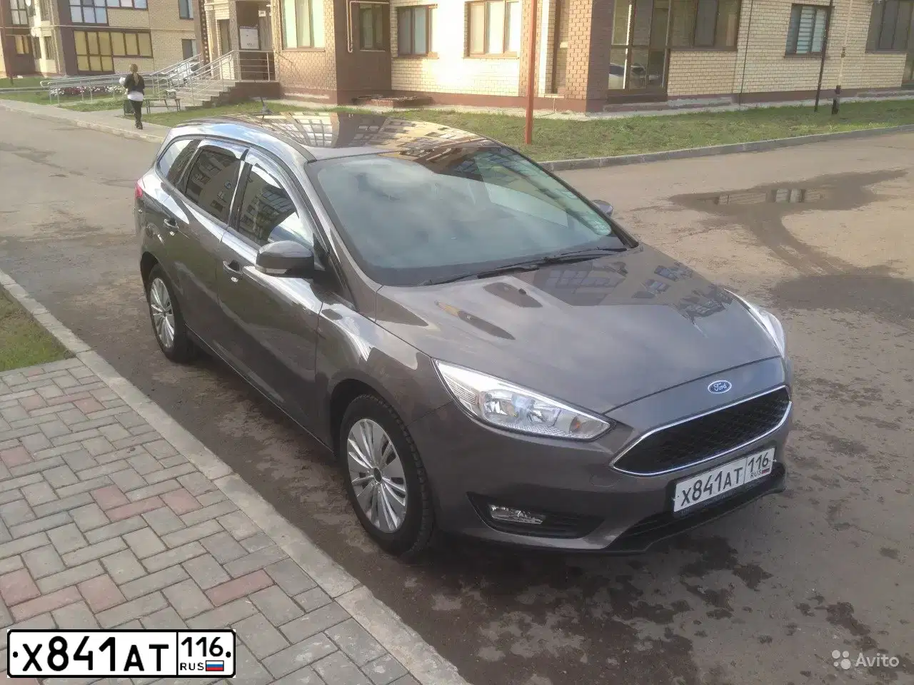 Фото автомобиля FORD FOCUS, 2015 — госномер Р908СН159. Цвет: СЕРО-КОРИЧНЕВЫЙ