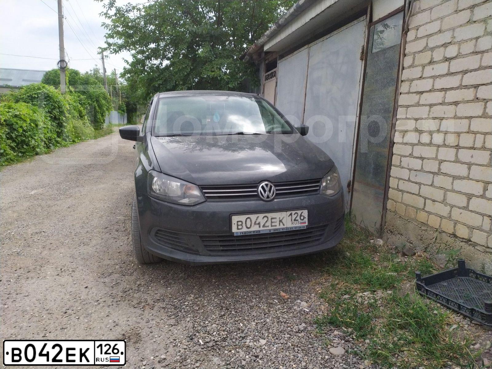 Фото автомобиля VOLKSWAGEN POLO, 2011 — госномер В515СВ05. Цвет: СЕРЫЙ