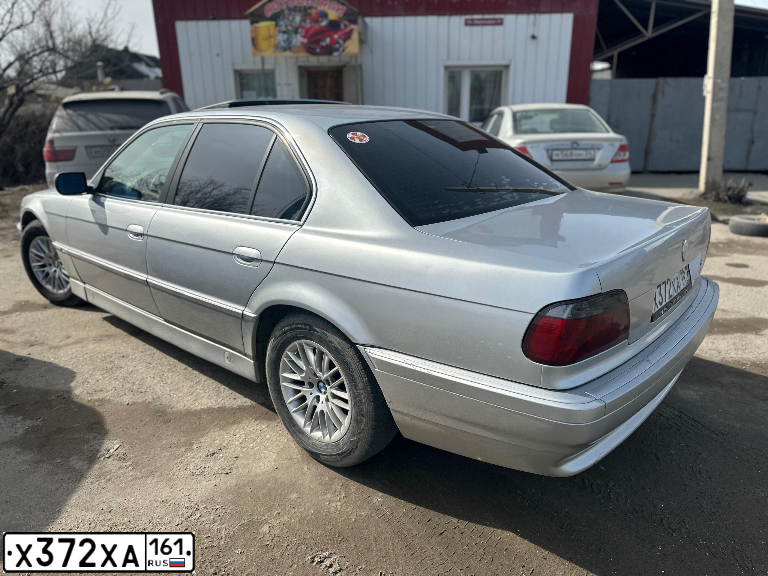 Фото автомобиля BMW 728, 1998 — госномер Н371КЕ134