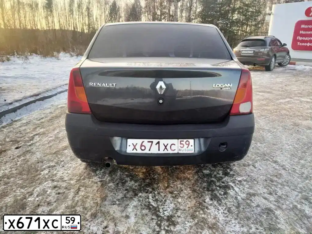 Фото автомобиля RENAULT LOGAN, 2008 — госномер Х671ХС59. Цвет: ТЕМНО-СЕРЫЙ