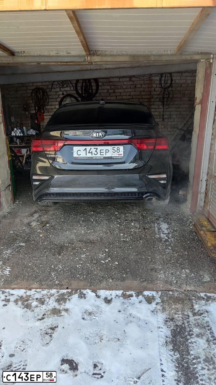 Фото автомобиля KIA CERATO, 2021 — госномер С143ЕР58. Цвет: ЧЕРНЫЙ