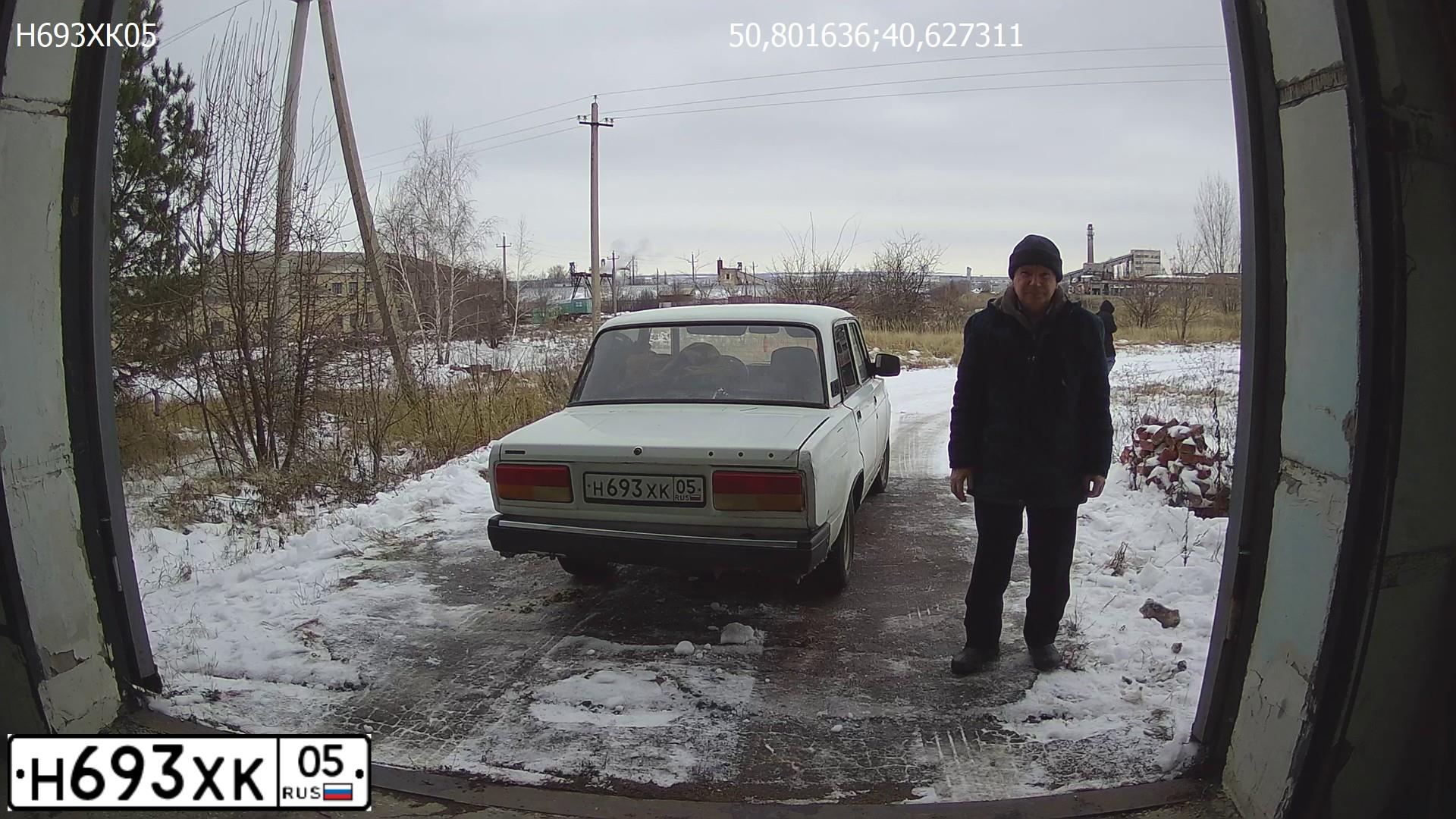 Фото автомобиля LADA 2107, 2007 — госномер Н693ХК05. Цвет: ЯРКО-БЕЛЫЙ