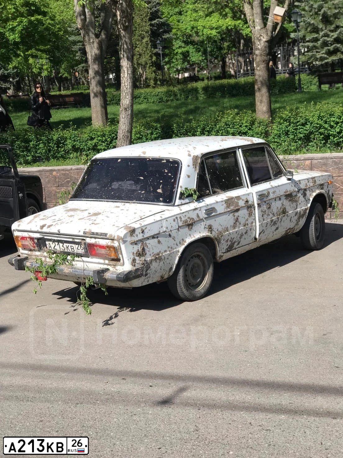 Фото автомобиля LADA 2106, 1998 — госномер А213КВ26. Цвет: ЯРКО-БЕЛЫЙ