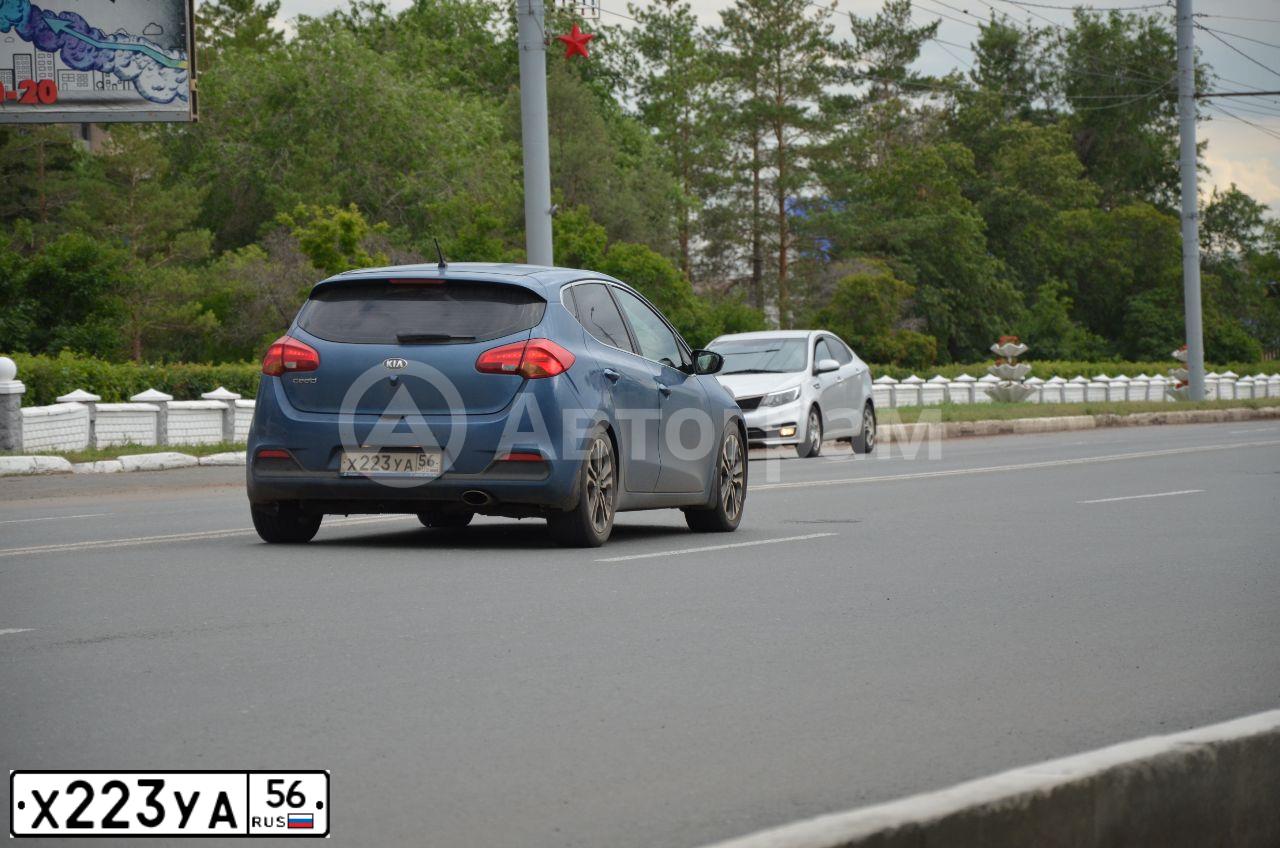 Фото автомобиля KIA CEE'D, 2014 — госномер В070КР56. Цвет: синий