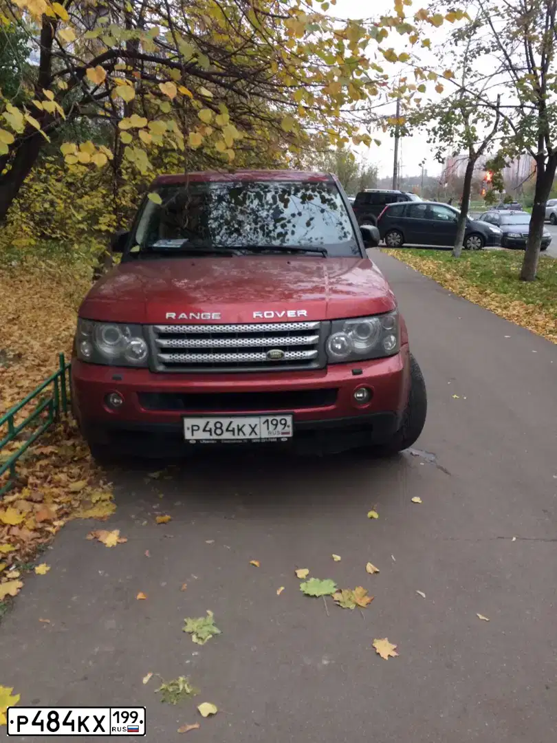 Фото автомобиля LANDROVER RANGE ROVER SPORT, 2008 — госномер Р484КХ199. Цвет: ТЕМНО-КРАСНЫЙ