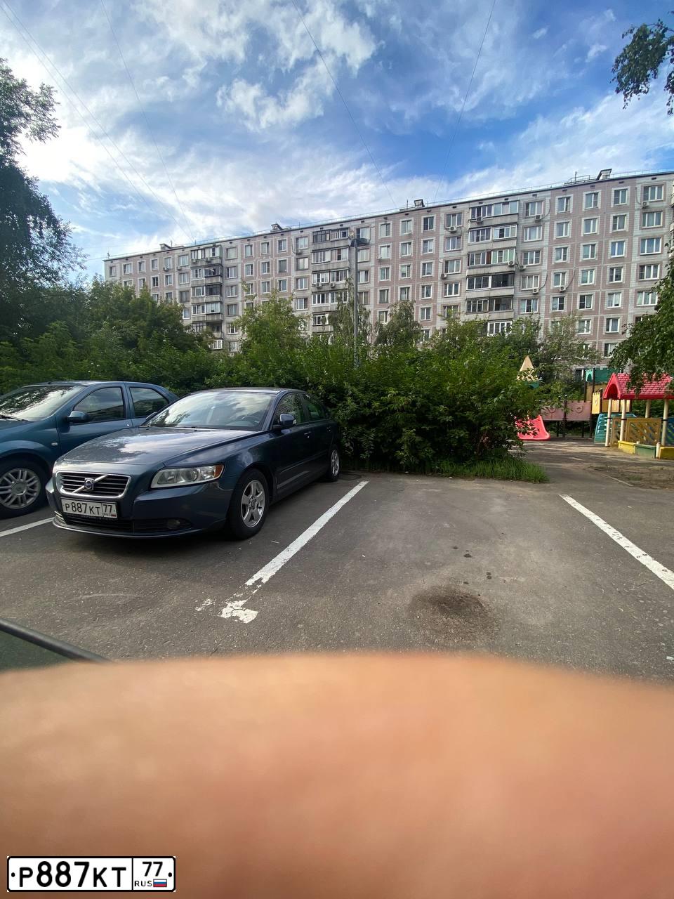 Фото автомобиля VOLVO S40, 2010 — госномер Р352КУ18