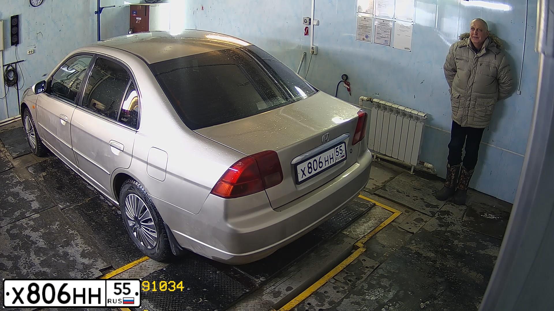 Фото автомобиля HONDA CIVIC, 2000 — госномер Х806НН55. Цвет: СЕРЫЙ