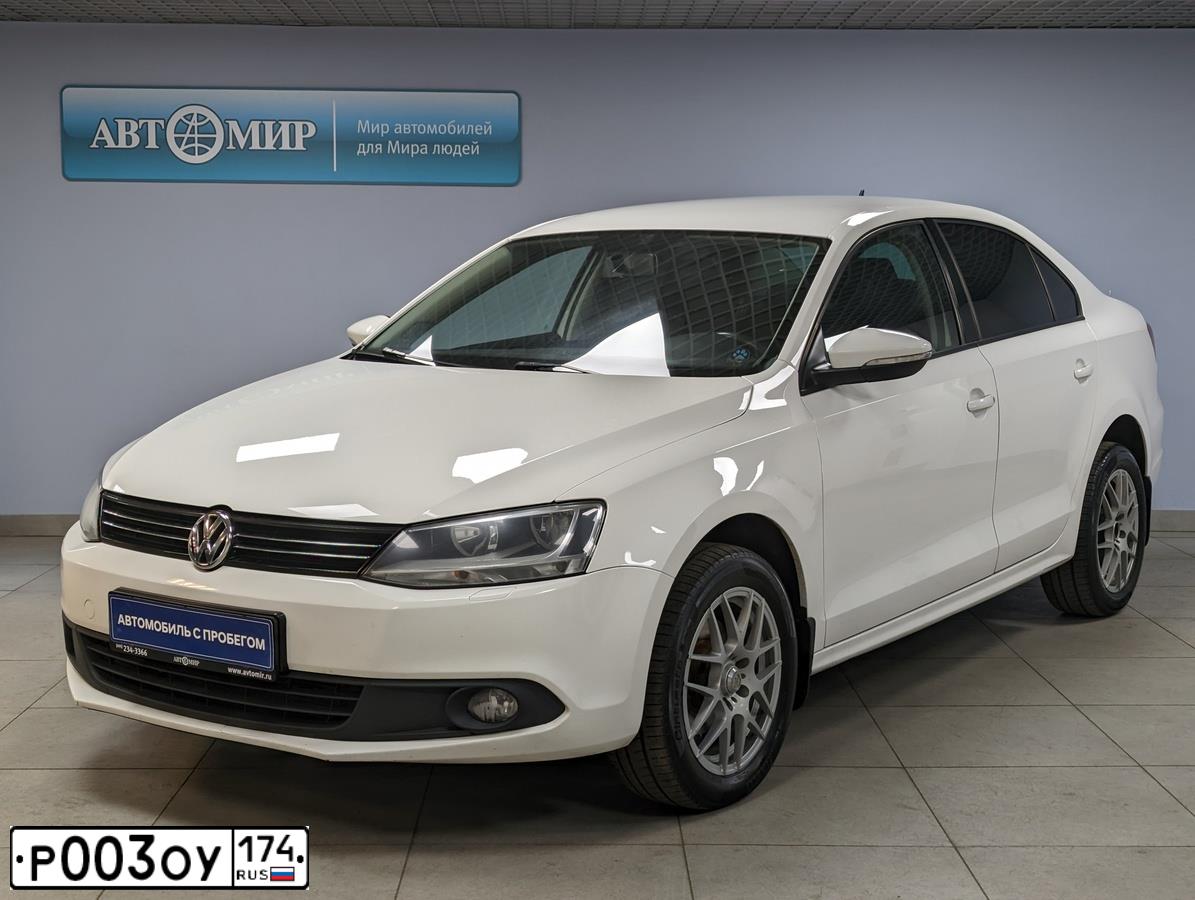 Фото автомобиля VOLKSWAGEN JETTA, 2012 — госномер Р765АУ550. Цвет: Белый