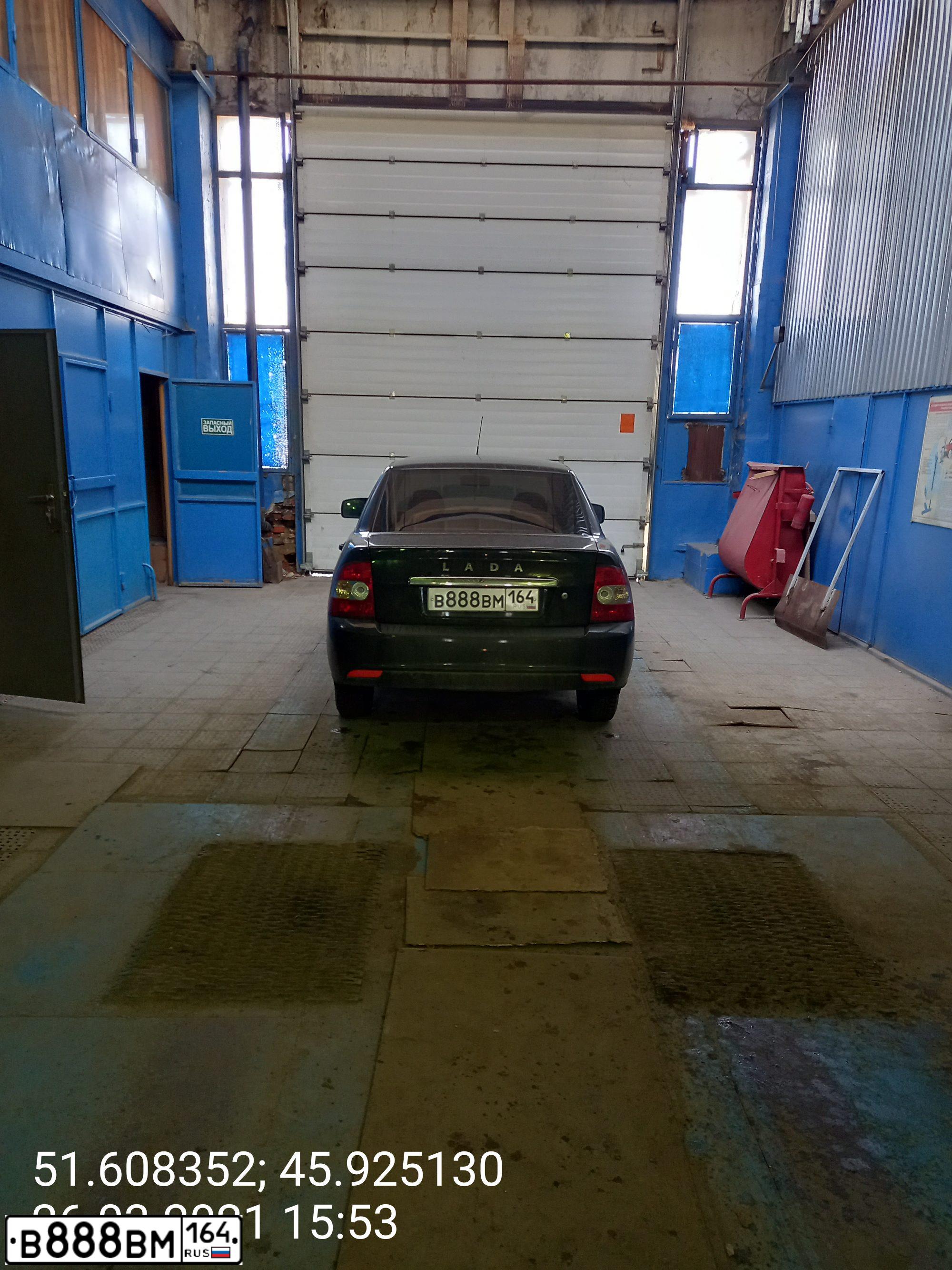 Фото автомобиля LADA 2170 PRIORA, 2011 — госномер В888ВМ164. Цвет: СЕРО-СИНЕ-ЗЕЛЕНЫЙ