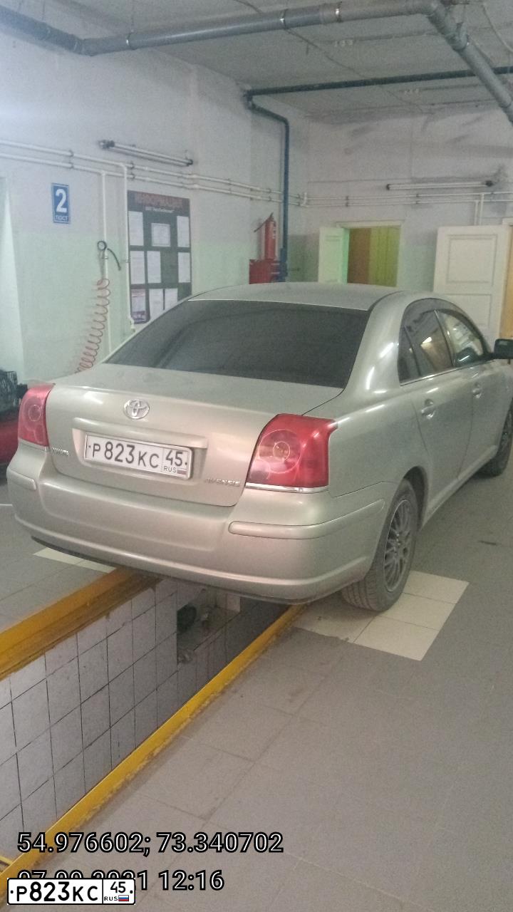 Фото автомобиля TOYOTA AVENSIS, 2006 — госномер М002УР72. Цвет: СВЕТЛО-СЕРО-ЗЕЛЕНЫЙ