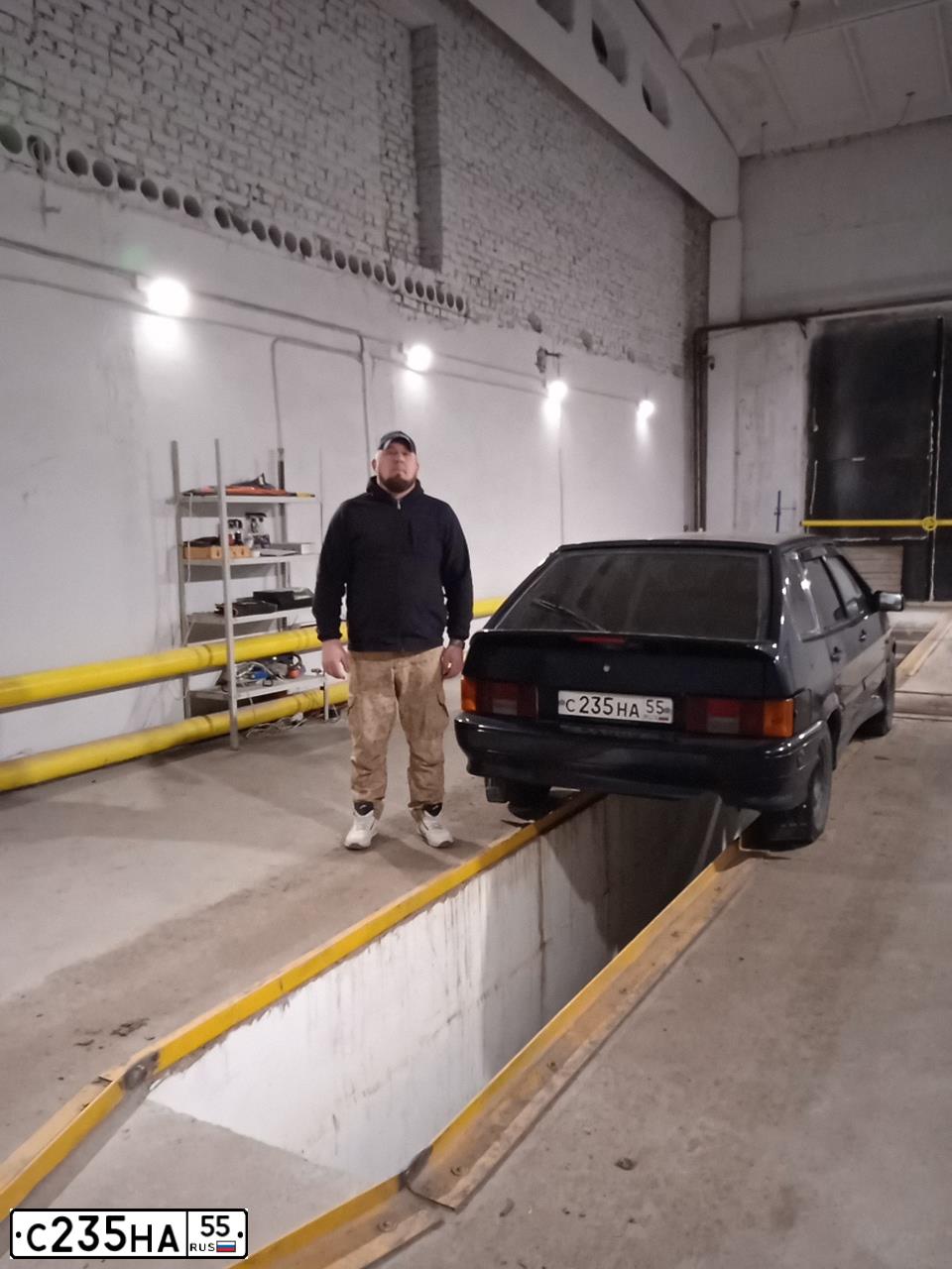 Фото автомобиля LADA 2114 SAMARA, 2007 — госномер А907НУ155. Цвет: ЧЕРНЫЙ