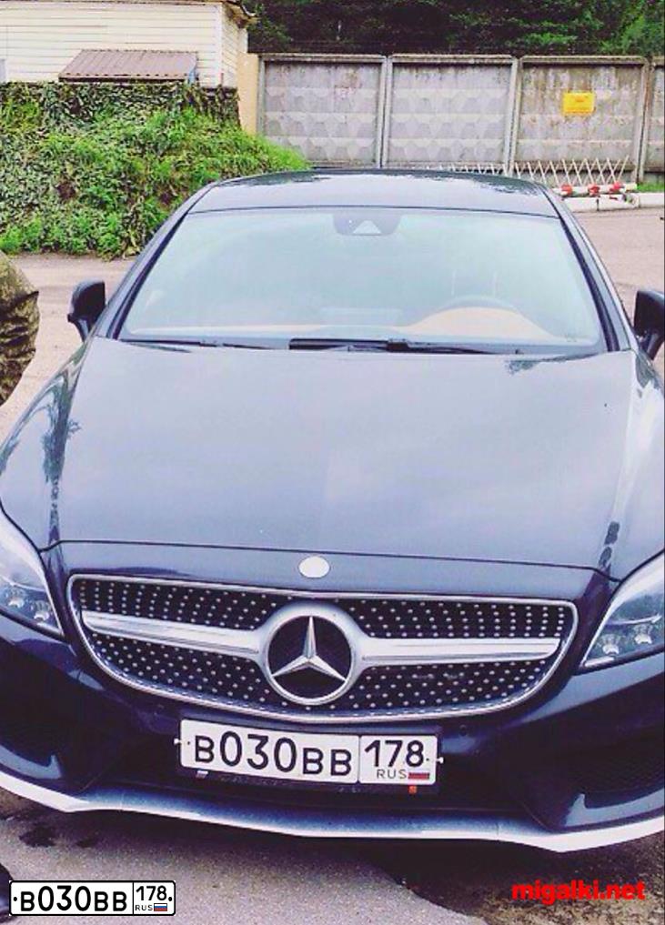 Фото автомобиля MERCEDES E-KLASSE, 2018 — госномер В030ВВ178. Цвет: ЧЕРНЫЙ