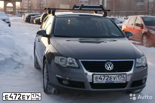 Фото автомобиля VOLKSWAGEN PASSAT, 2008 — госномер Е472ЕУ174. Цвет: Серый