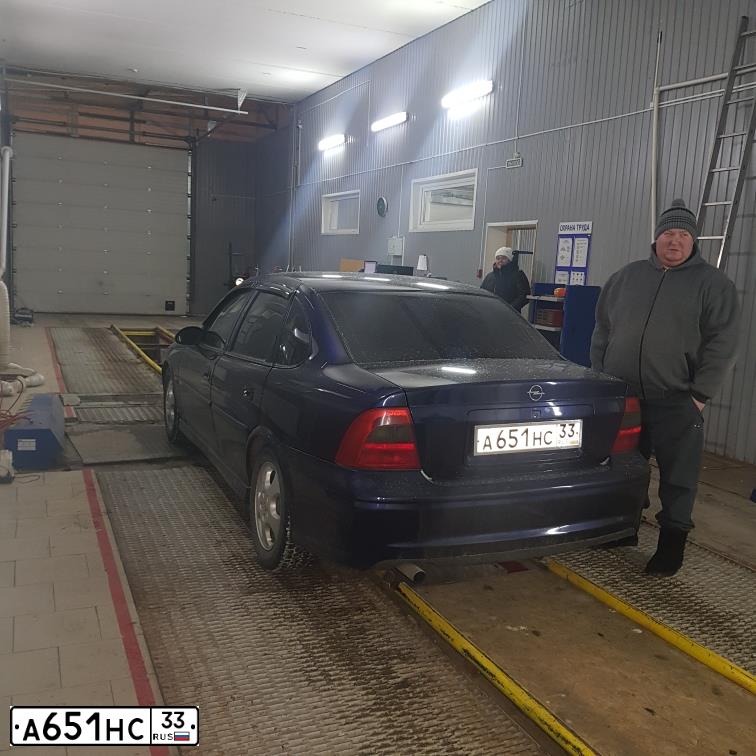 Фото автомобиля OPEL VECTRA, 1999 — госномер А651НС33. Цвет: СЕРЕБРЯНО-СИНИЙ