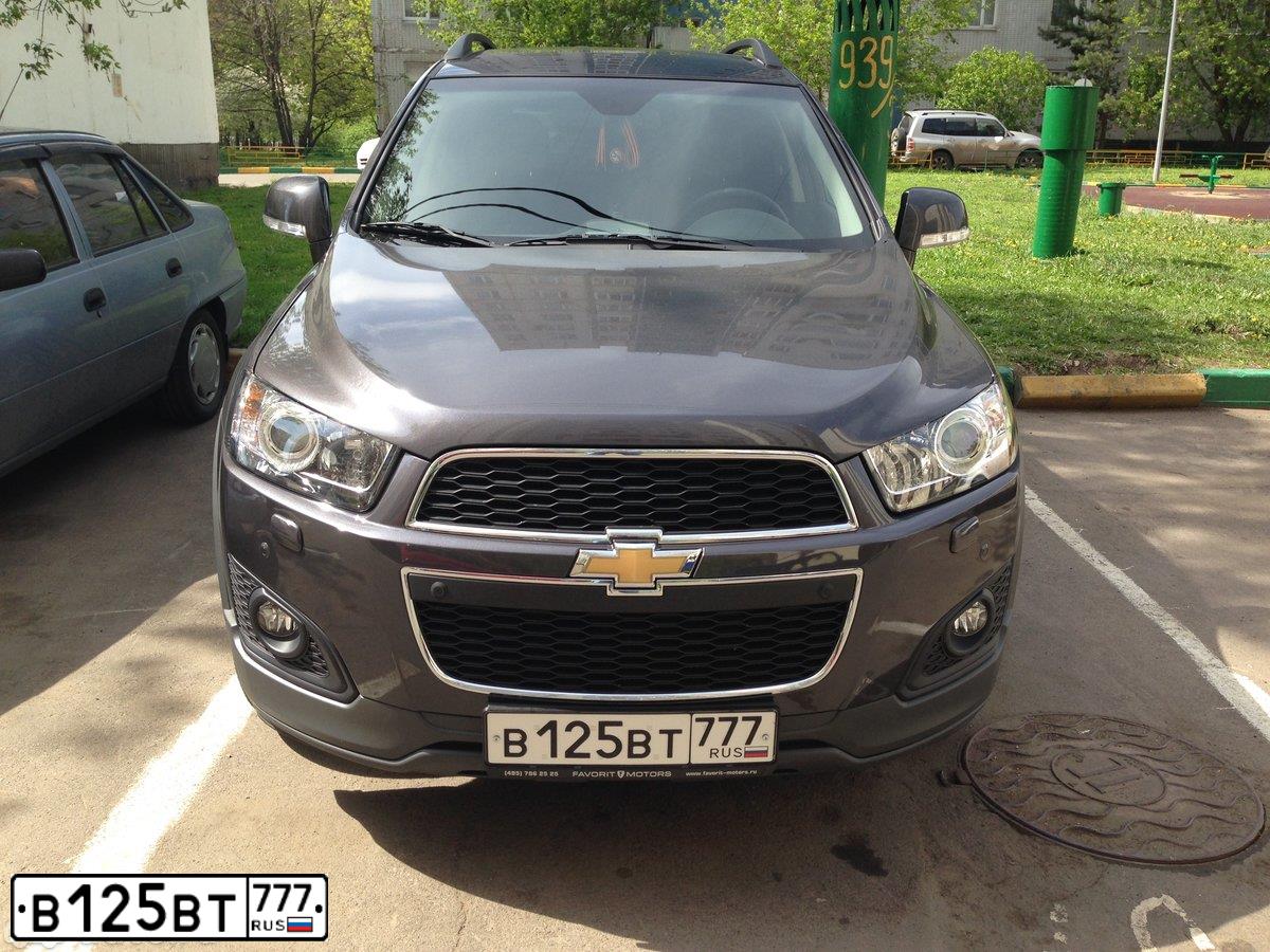 Фото автомобиля CHEVROLET CAPTIVA, 2014 — госномер О608АН797. Цвет: СЕРЫЙ