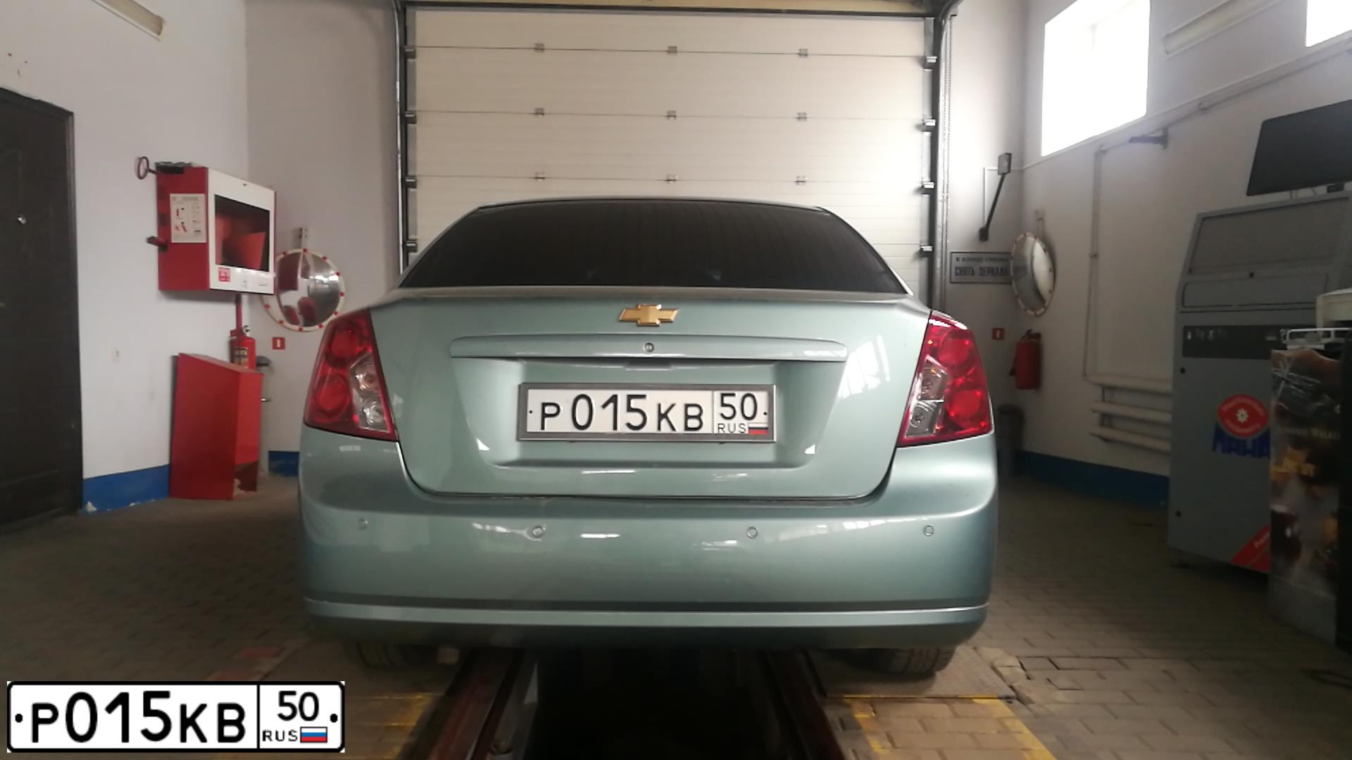 Фото автомобиля CHEVROLET LACETTI, 2006 — госномер А333ЕК150. Цвет: ЗЕЛЕНЫЙ