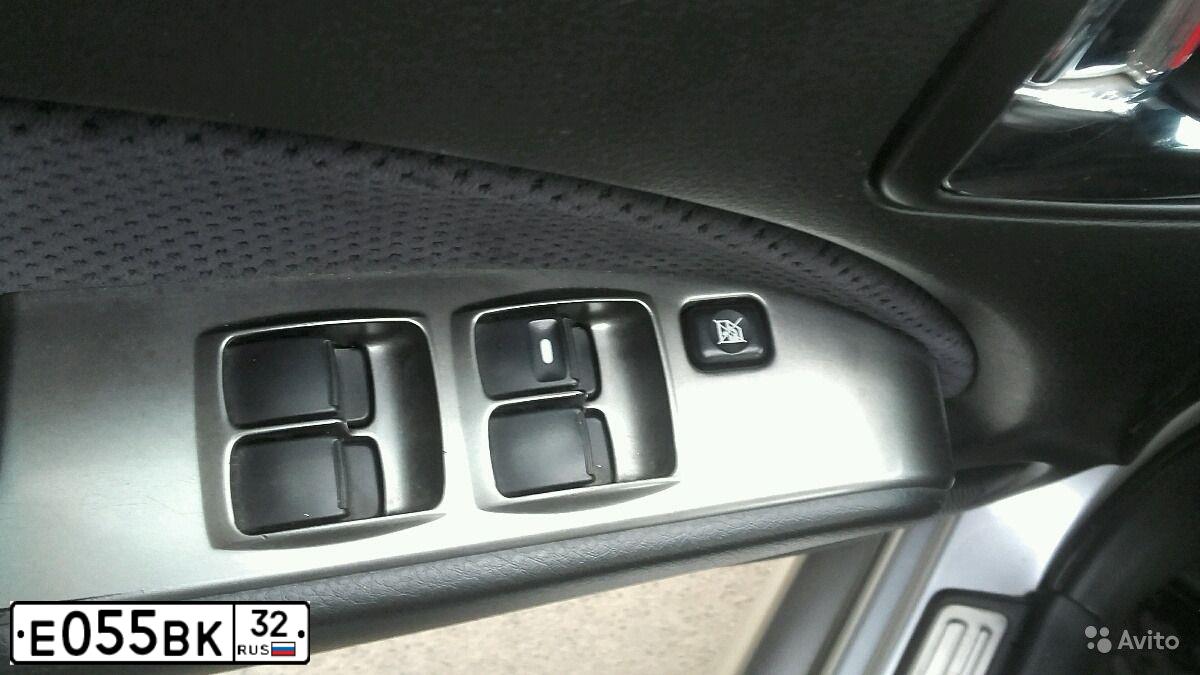 Фото автомобиля MITSUBISHI OUTLANDER, 2005 — госномер У878ЕР31. Цвет: СЕРЕБРИСТЫЙ