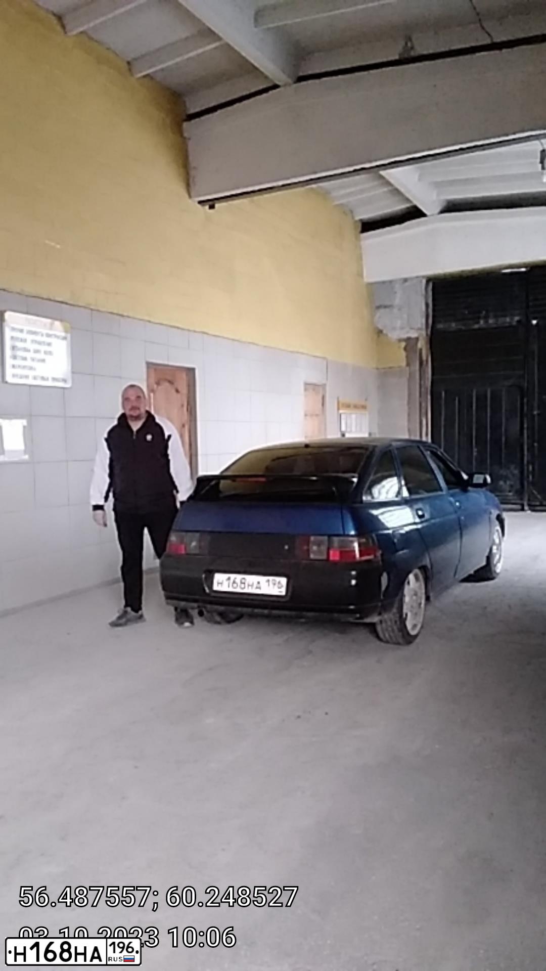 Фото автомобиля LADA 2112, 2005 — госномер К162ЕС159. Цвет: Темно-синий