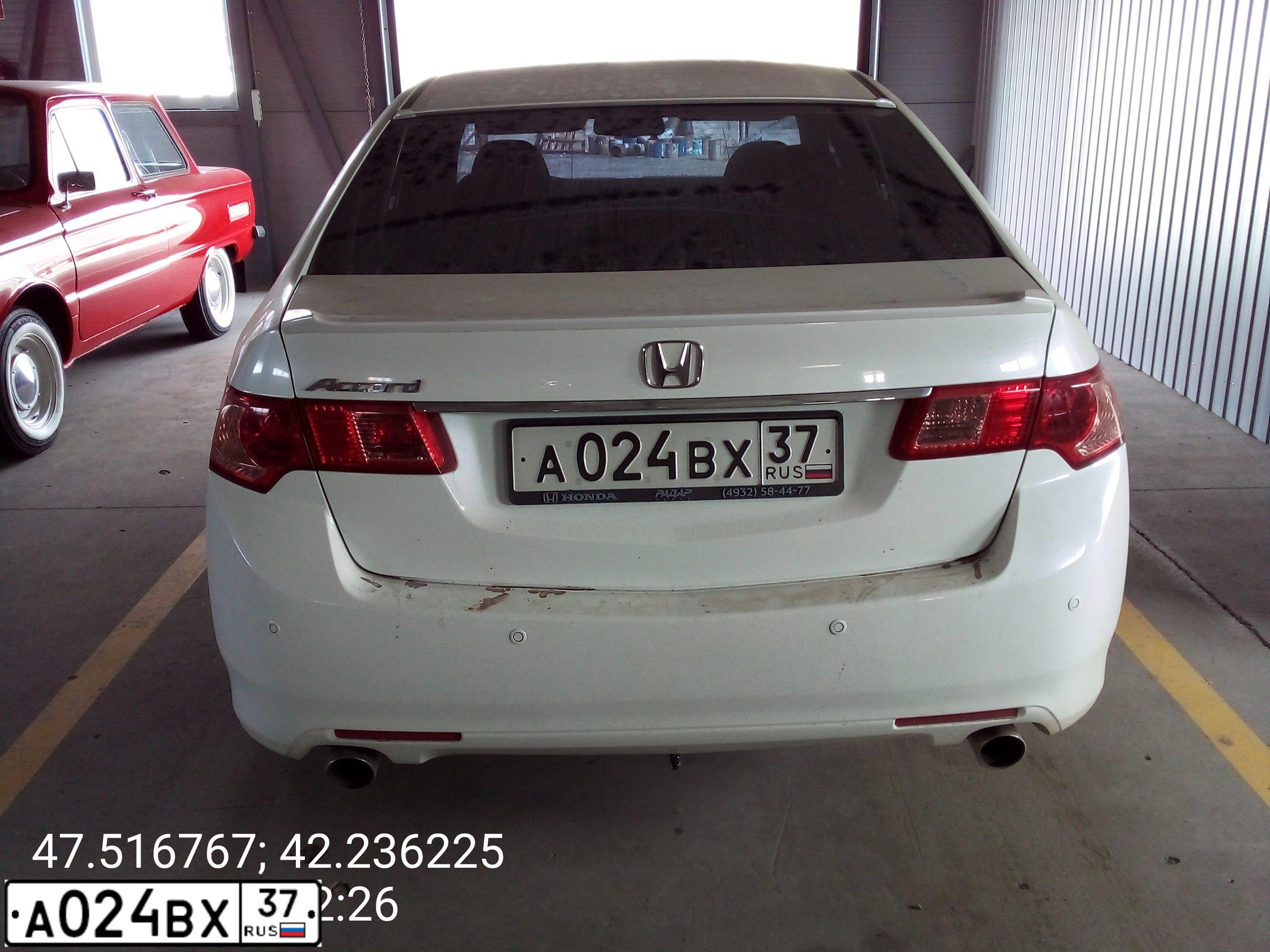 Фото автомобиля HONDA ACCORD, 2012 — госномер А024ВХ37. Цвет: Белый